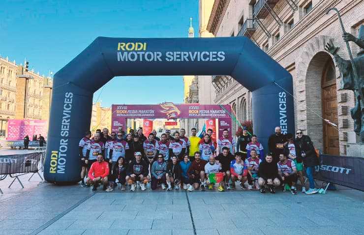 6.500 corredores, 45 rodistas y una ciudad en movimiento: así vivimos la Media Maratón de Zaragoza